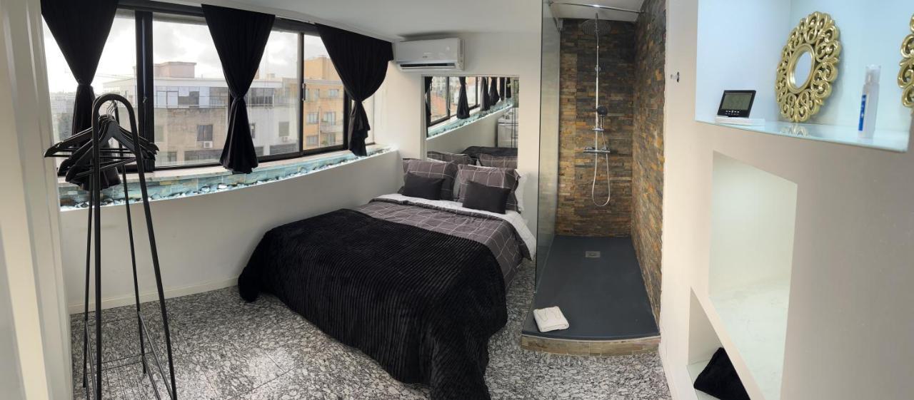 Modern Room With Indoor Shower Near The River - Quarto Moderno Com Duche Interior Proximo Da Ribeira Vila Nova de Gaia Exterior photo