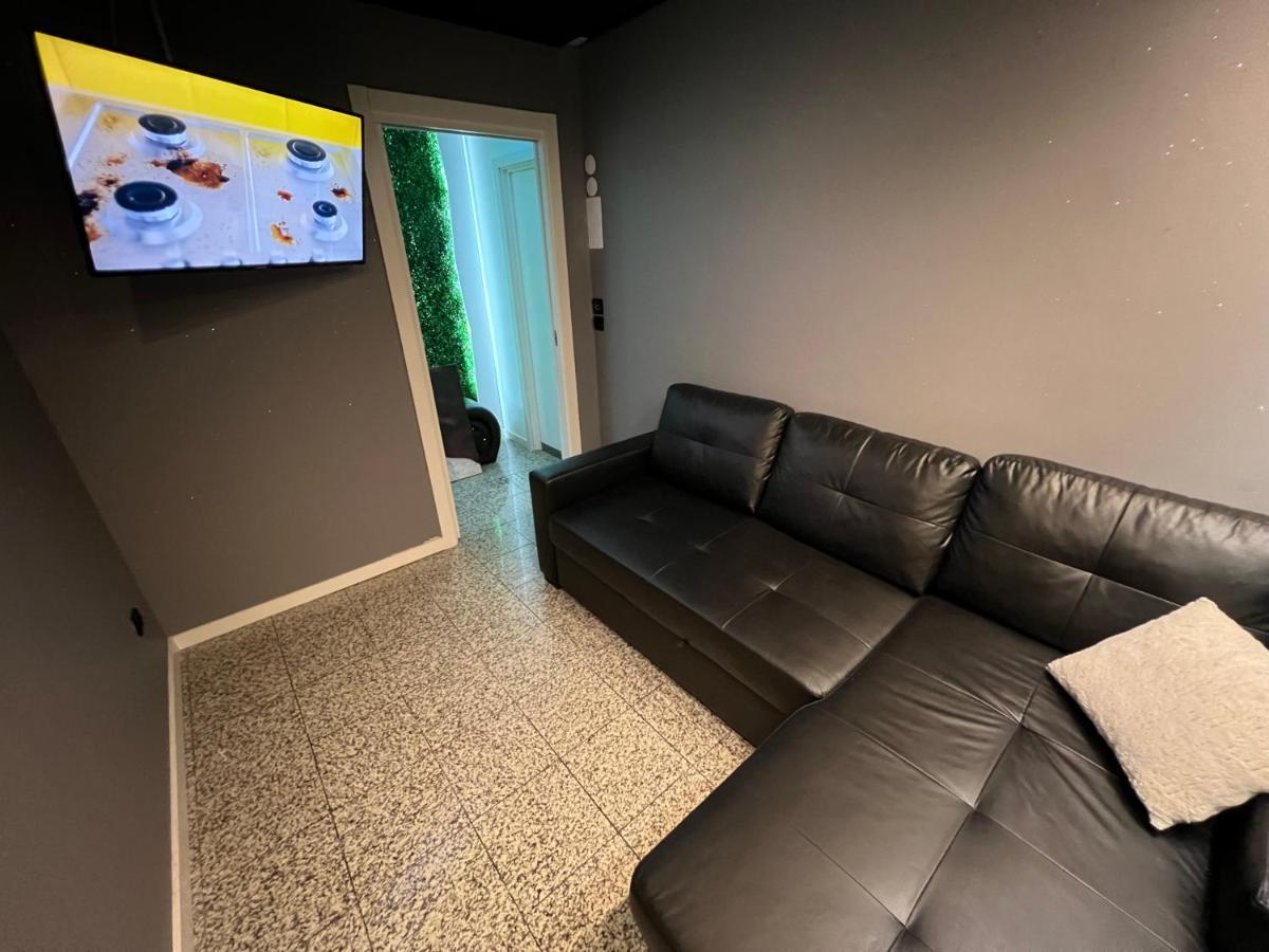 Modern Room With Indoor Shower Near The River - Quarto Moderno Com Duche Interior Proximo Da Ribeira Vila Nova de Gaia Exterior photo